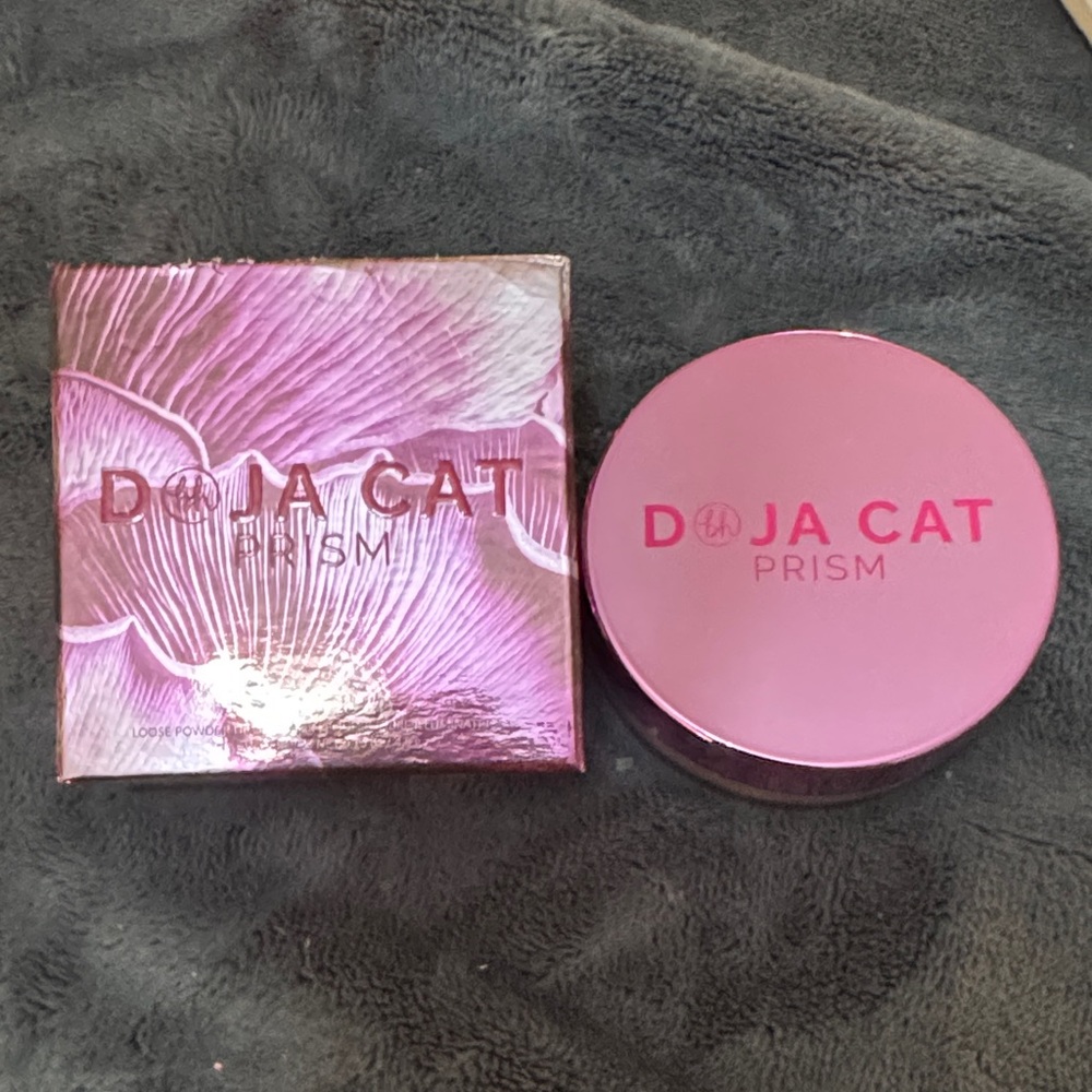 BH Cosmetics Doja Cat Rose Gold Highlighter Limited Edition NIB